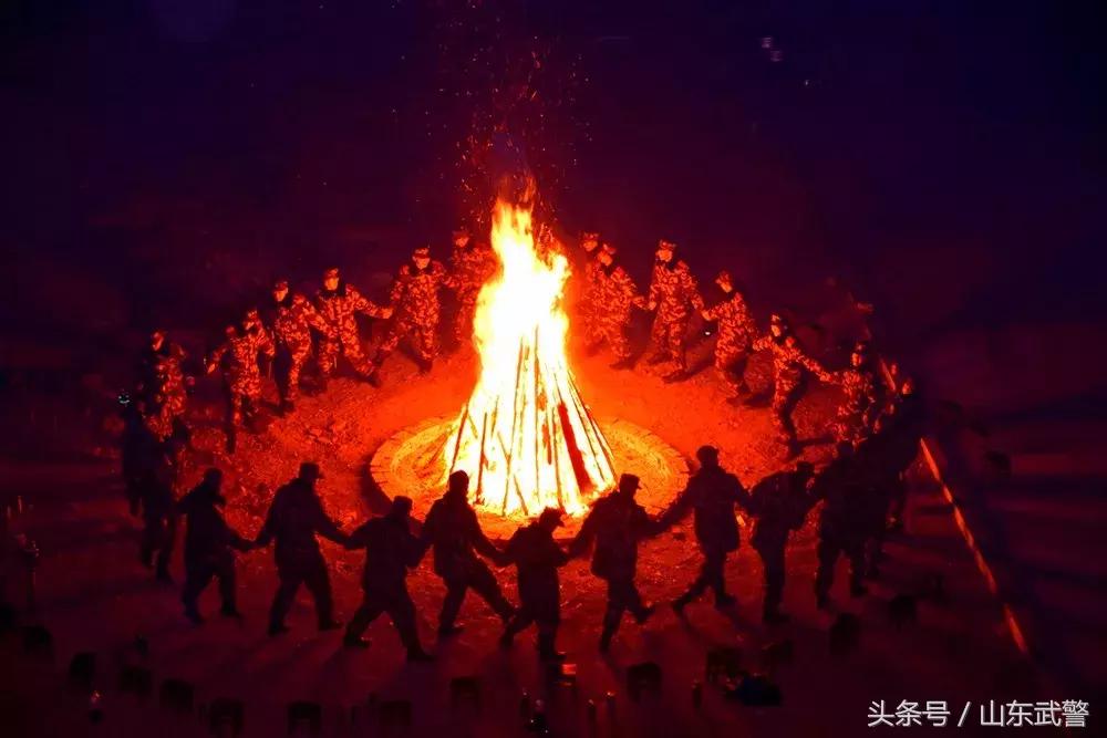 过年“七天最”|“酷炫”活动齐上阵,“年味”“兵味”“战味”哪家浓?