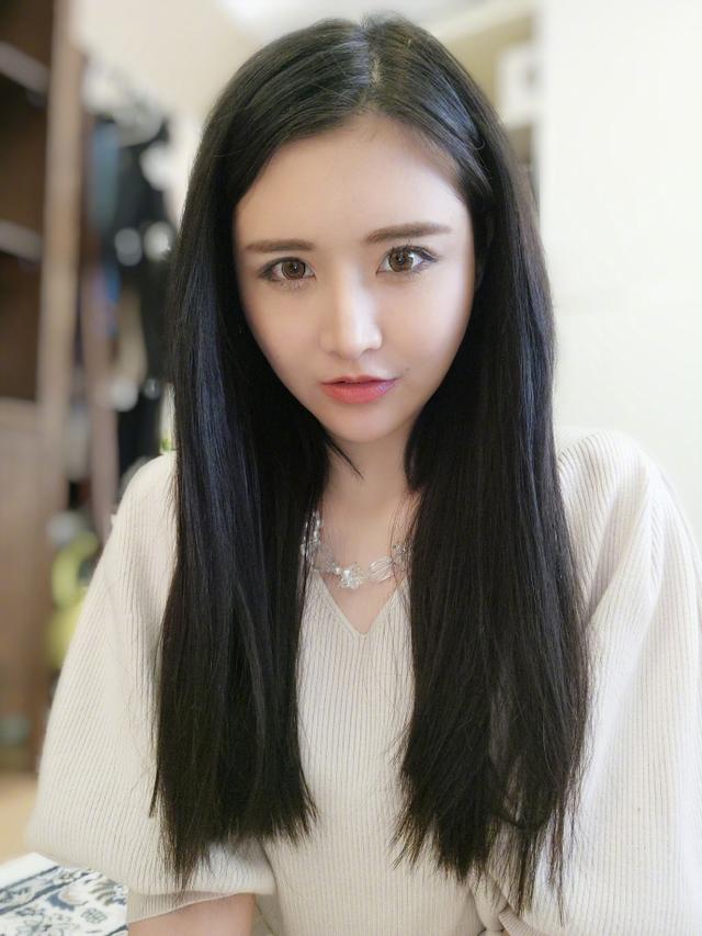 斗鱼主播陈一发口嗨,陈一发斗鱼年会童话镇