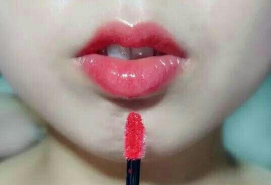 mac小辣椒991唇釉和口红哪个好,阿玛尼206唇釉和206口红怎么选