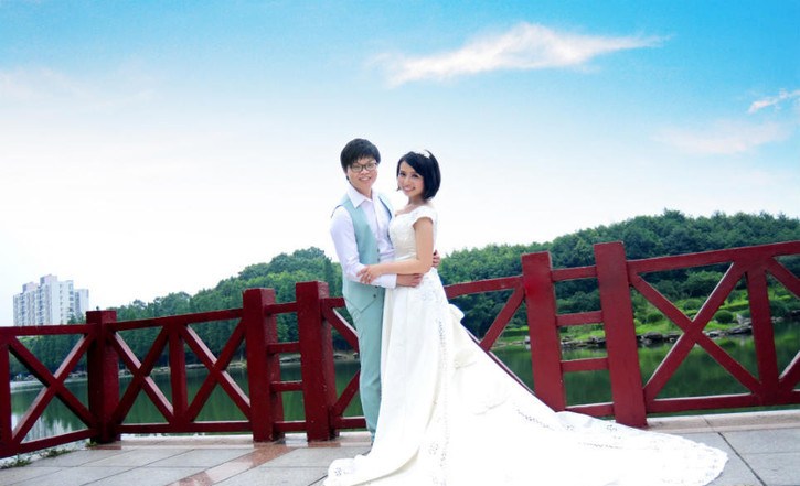 90后小伙通过网恋与女友结婚,90后小伙借贷逃回村里