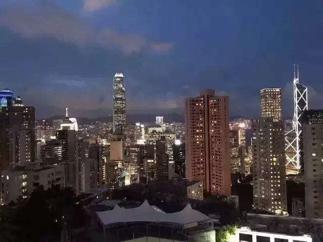 现实中的香港什么样,香港的真实社会