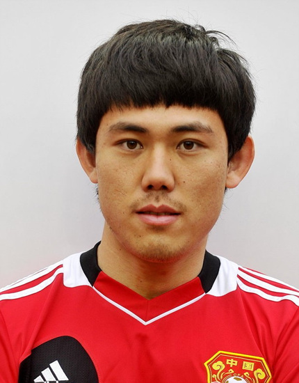 在中国如何建立一支职业足球队,给你一亿资金打造一支球队