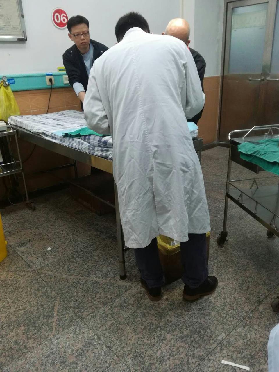 春节我在岗医生值守,春节我在岗护万家灯火守一方平安