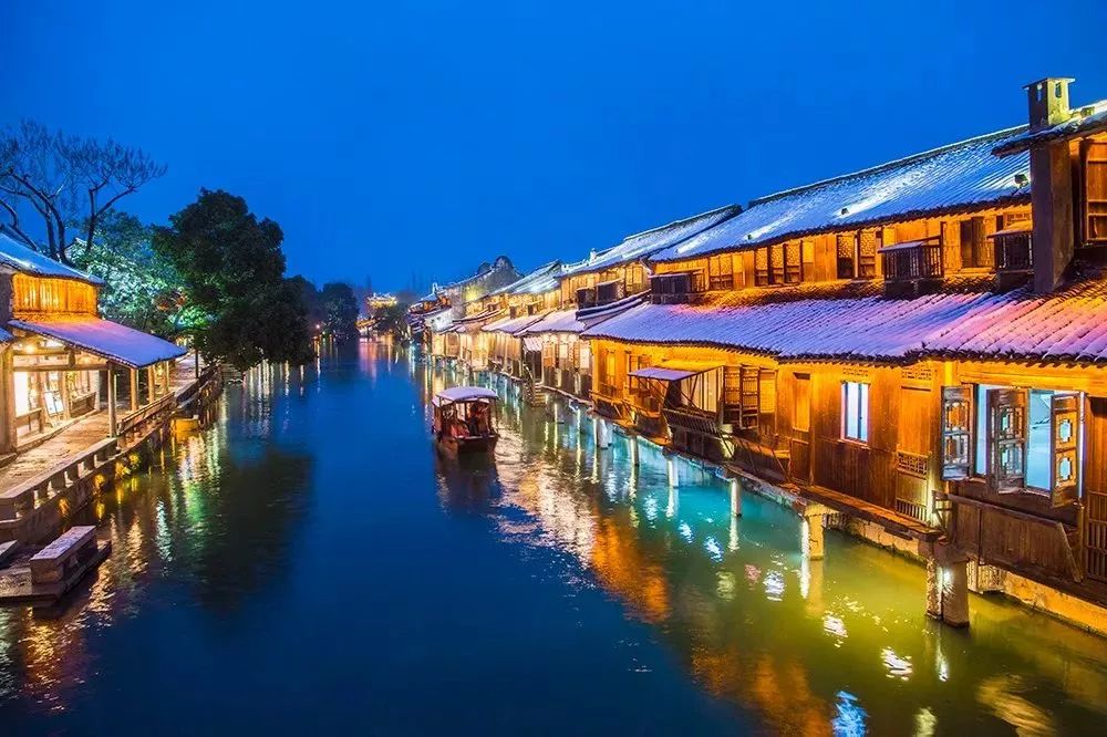 赏花灯游千年古街,游古镇赏花灯品古趣