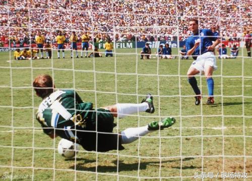 意大利忧郁王子巴乔点球,忧郁王子巴乔罚丢点球背影