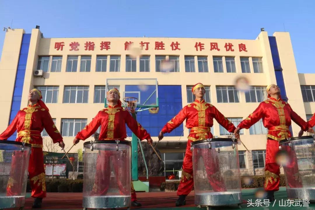 过年“七天最”|“酷炫”活动齐上阵,“年味”“兵味”“战味”哪家浓?