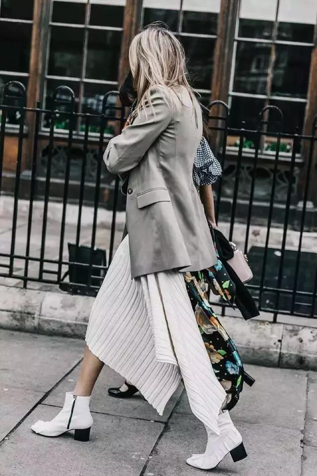 oversize微胖穿搭春季,这个春天一定要买条绿裤子