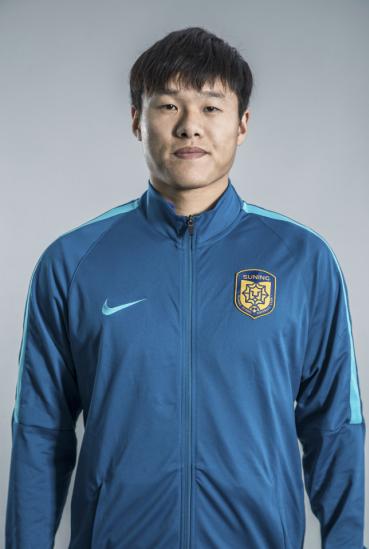 在中国如何建立一支职业足球队,给你一亿资金打造一支球队