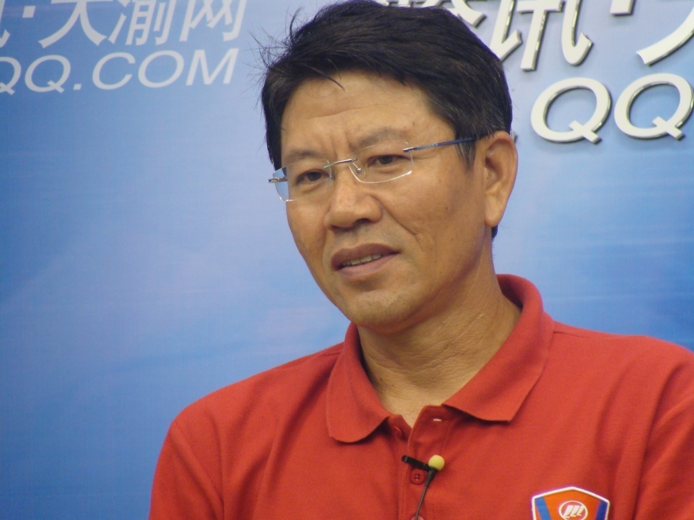 在中国如何建立一支职业足球队,给你一亿资金打造一支球队