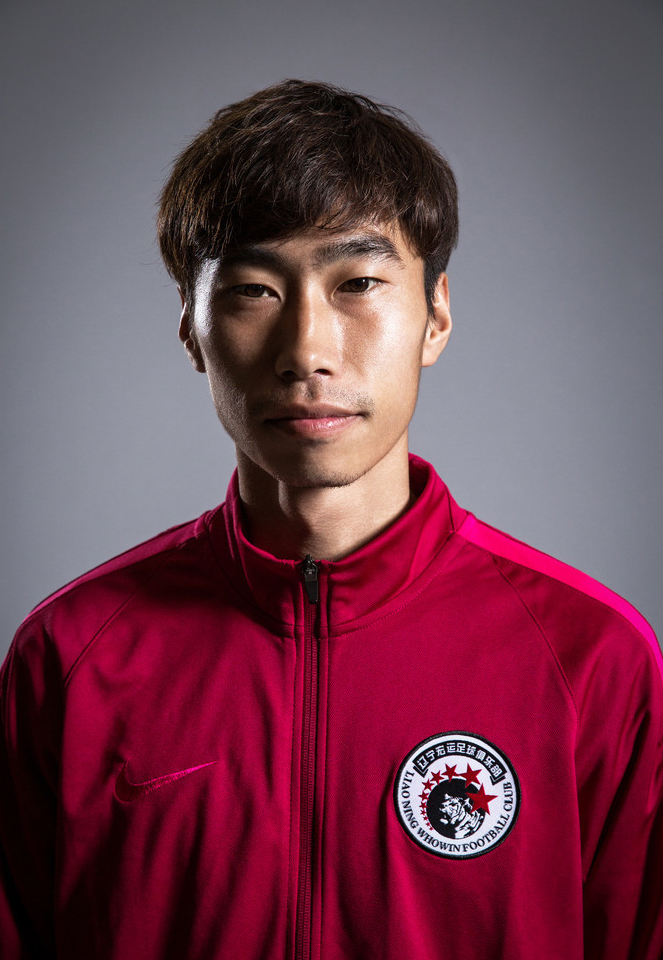 在中国如何建立一支职业足球队,给你一亿资金打造一支球队