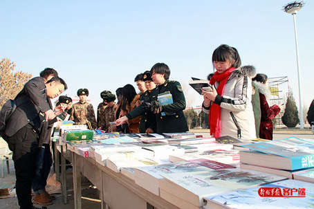 军营大拜年春节嘉年华,军营官兵春节活动视频