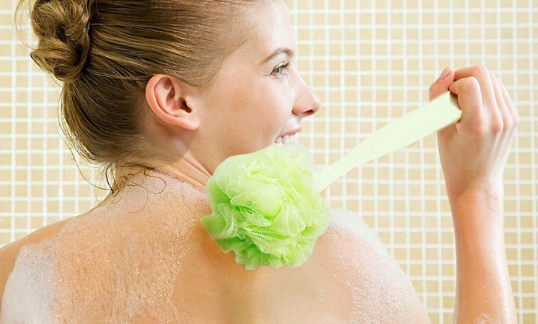 洗完澡身上痒怎么办呀,洗完澡睡觉为什么会很舒服