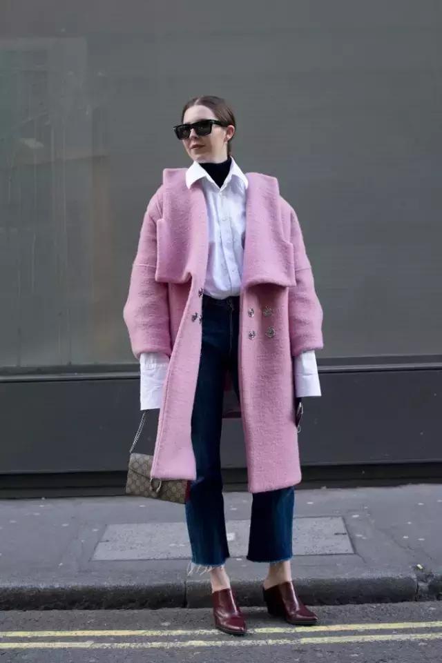 oversize微胖穿搭春季,这个春天一定要买条绿裤子