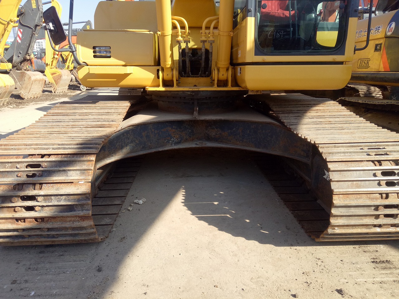 二手20万左右的小松210挖掘机,小松pc210-8和pc200-8区别