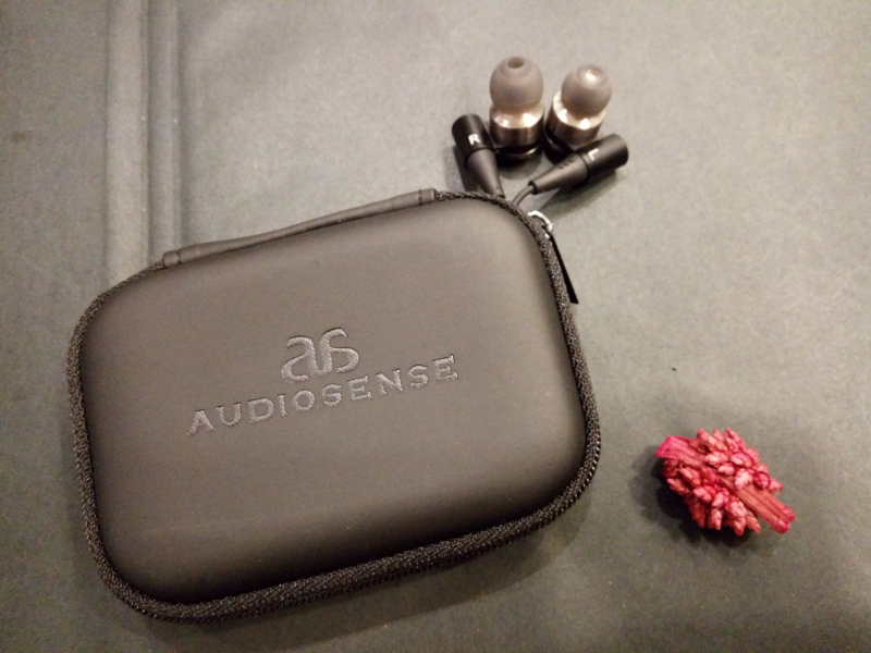 音色不俗还可换线，AUDIOSENSETK160动圈监听耳机