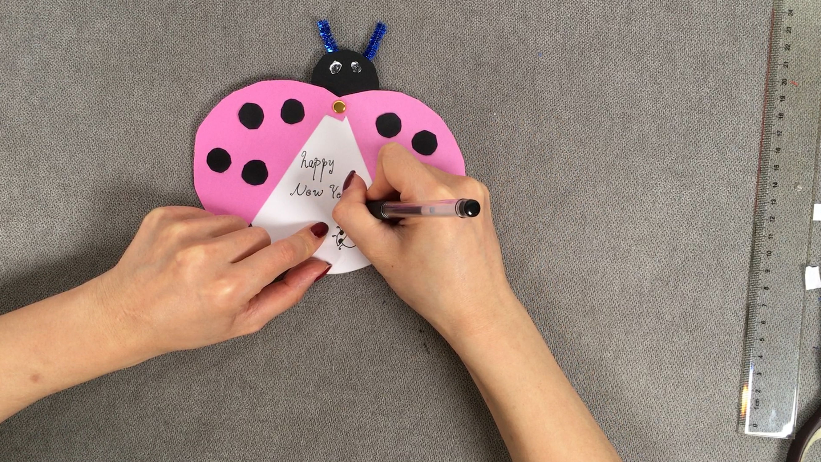 做一张昆虫备忘录卡片三年级,给小朋友做一副超级好玩的贺卡