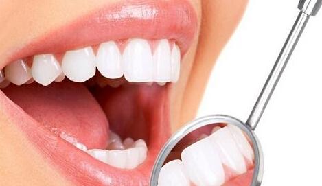 每天刷牙牙齿还是发黄是怎么回事,饮用含氟量过大的水导致牙齿发黄