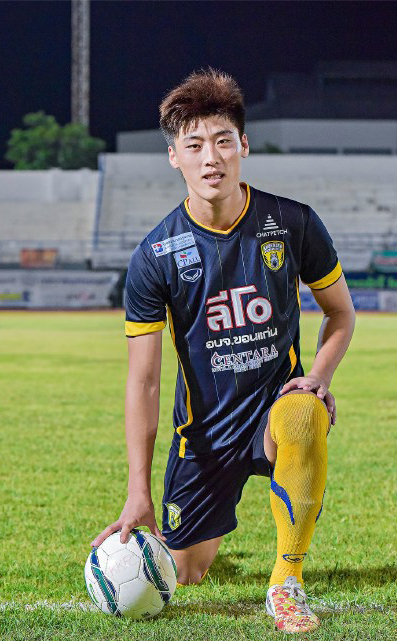 在中国如何建立一支职业足球队,给你一亿资金打造一支球队