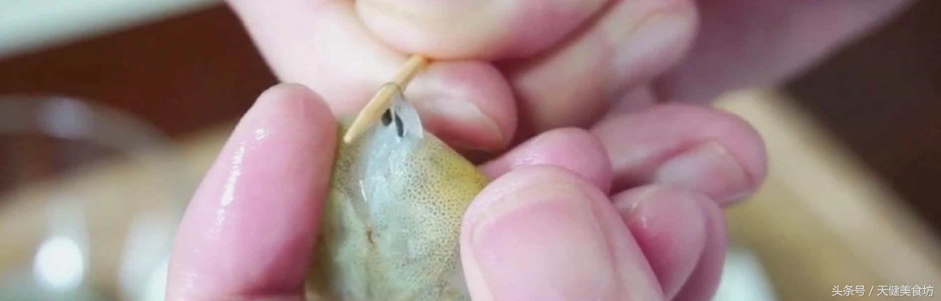 喜欢吃油焖虾的赶紧收藏这个做法,爱吃虾的千万不要错过