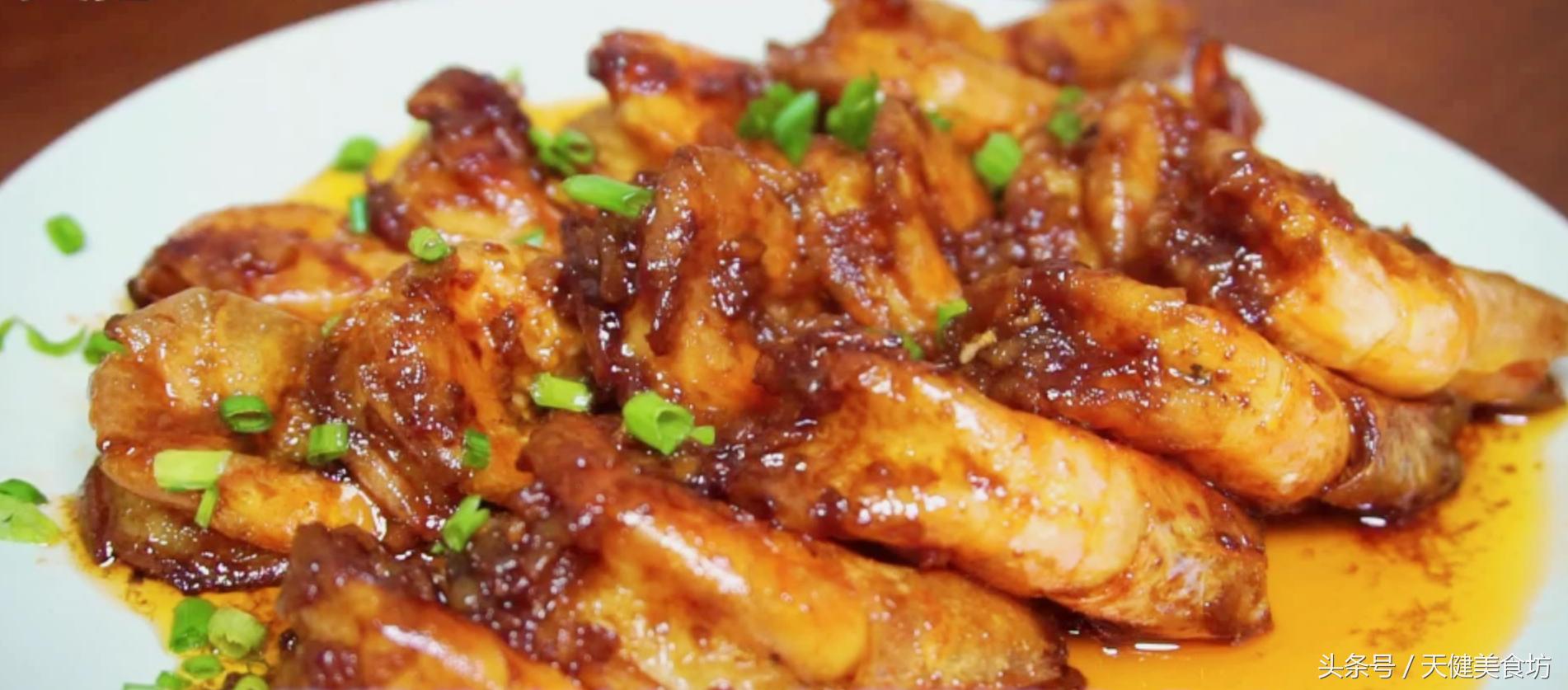 喜欢吃油焖虾的赶紧收藏这个做法,爱吃虾的千万不要错过