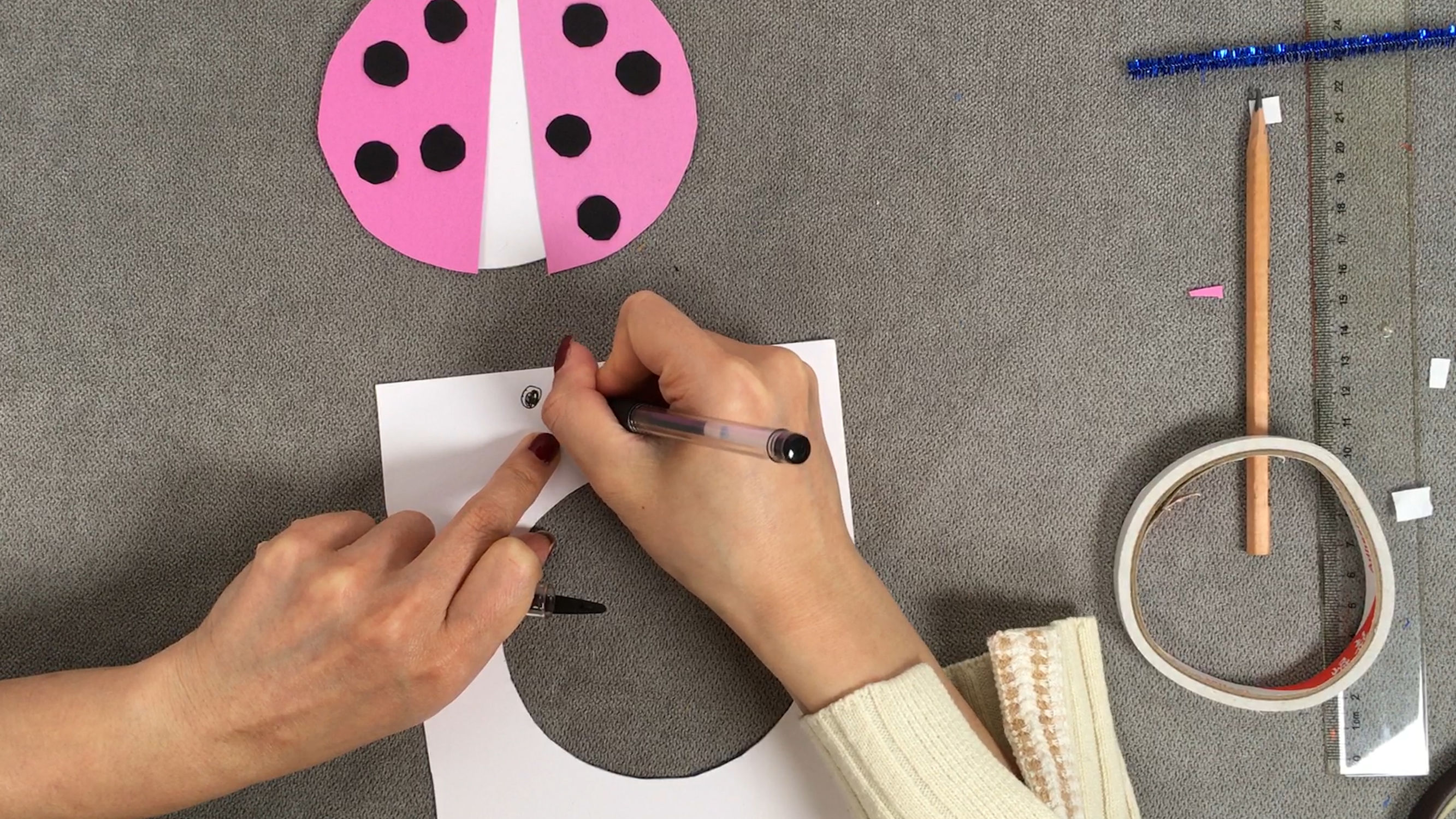 做一张昆虫备忘录卡片三年级,给小朋友做一副超级好玩的贺卡