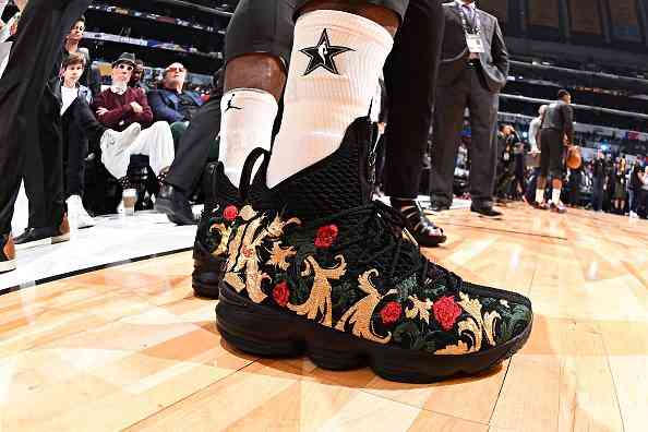 怎样鉴别耐克鞋真假最新版,耐克鞋如何扫码查真伪