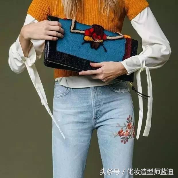 毛衣衬衫最温暖的叠穿套路,墨绿色毛衣配的衬衫穿搭