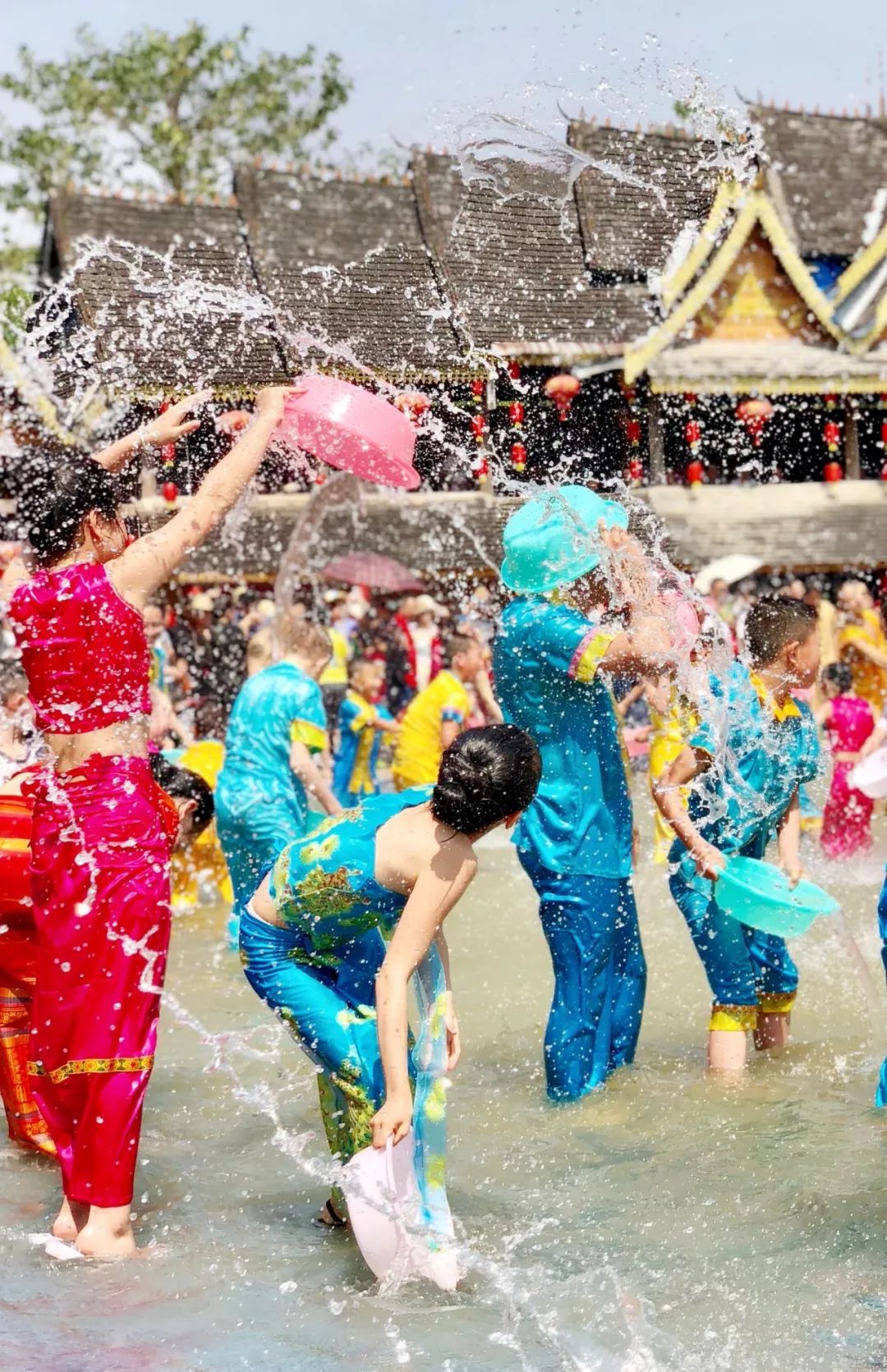 体验一把傣族人民的泼水节,傣族歌曲喜迎新年泼水节的到来