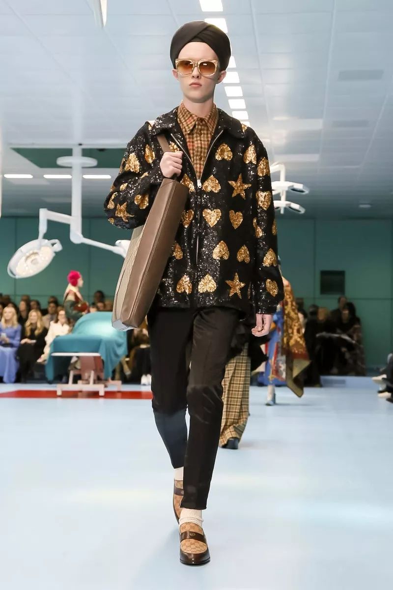 gucci是怎样成为全球最火品牌的,gucci设计look