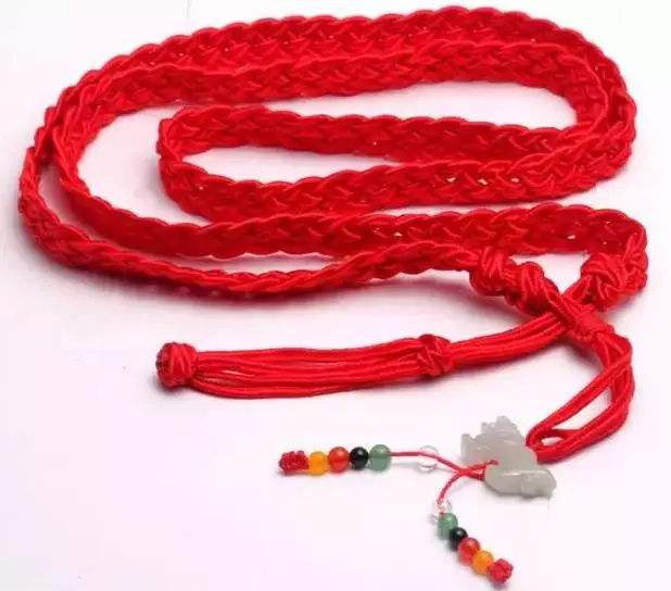 本命年女童是外穿红还是内穿红,本命年不适合穿红色的属相