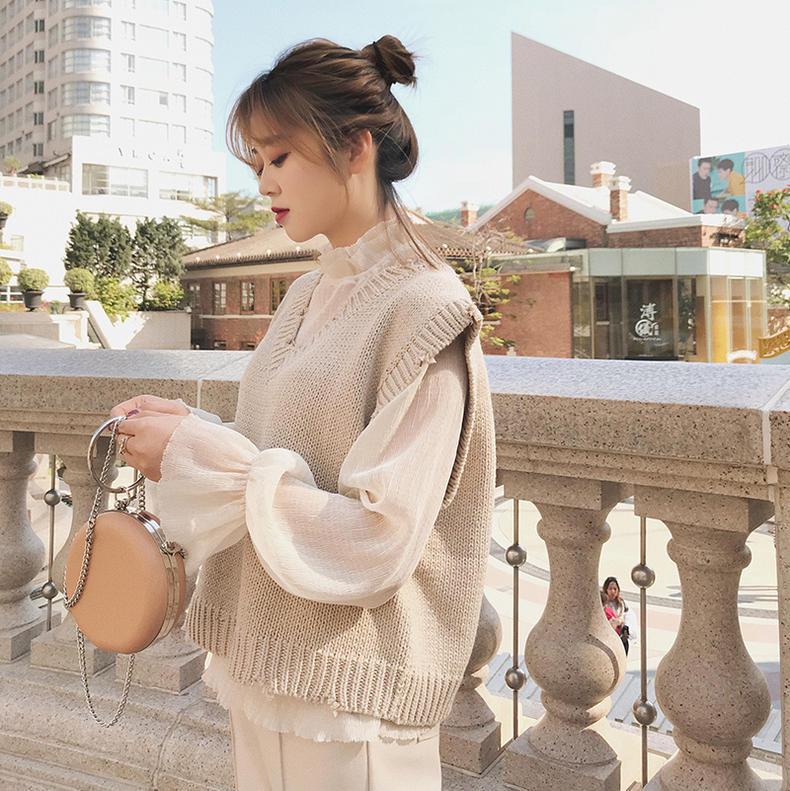 今年流行这样穿蕾丝打底衫,让整个人美的不像话