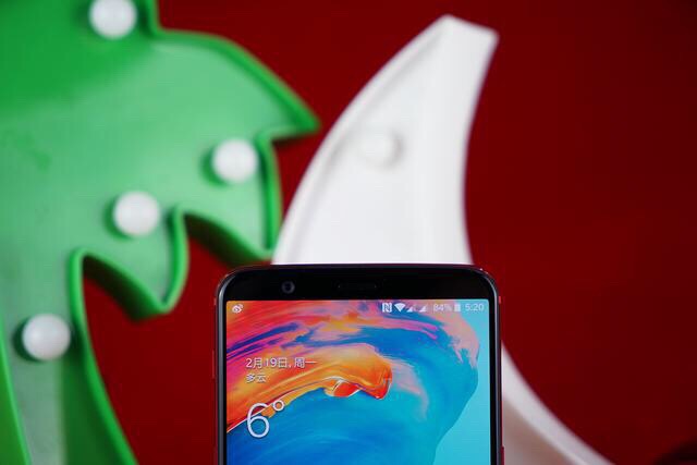 一加5t属于一款手机吗,一加5t手机是最强的吗