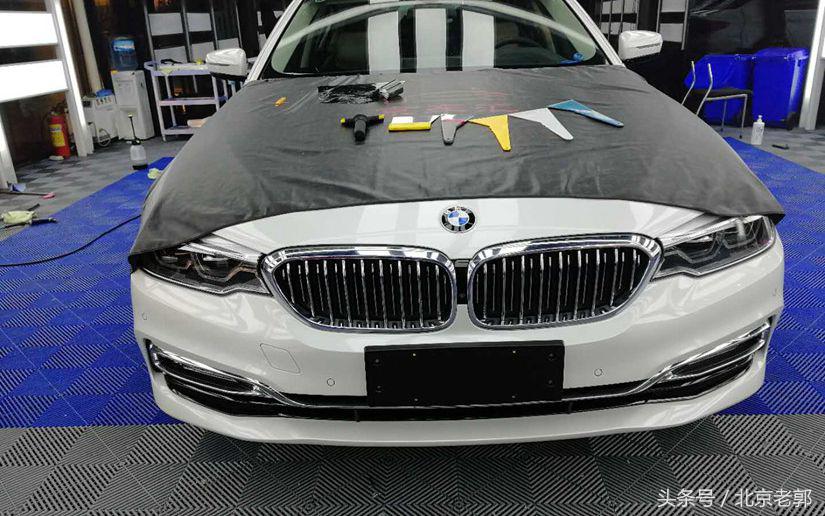 宝马5系玻璃膜反光,宝马5系标轴版贴膜