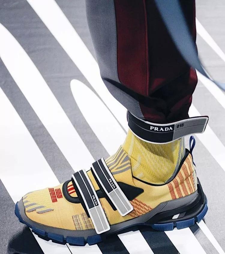 好看又便宜的运动鞋价格20元,好看又大牌的运动鞋