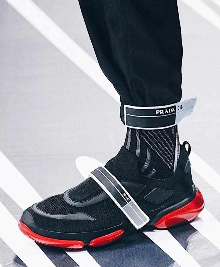 好看又便宜的运动鞋价格20元,好看又大牌的运动鞋