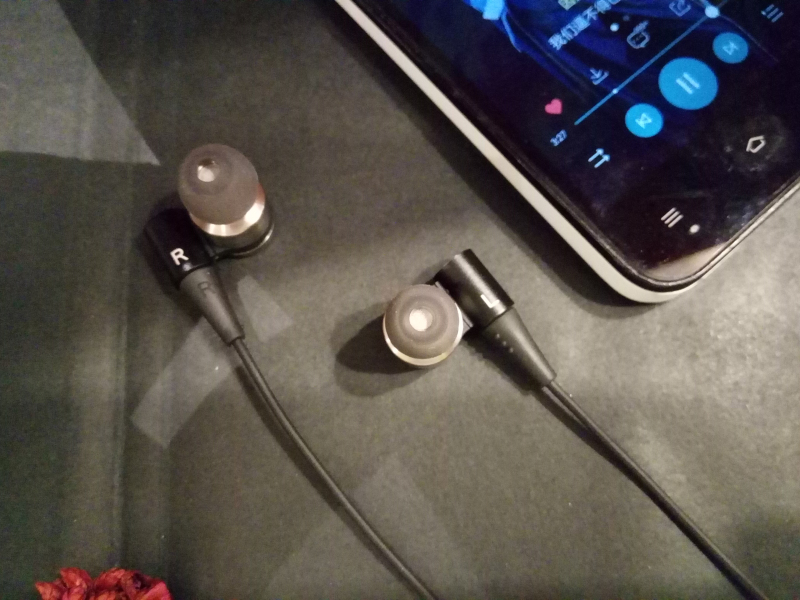 音色不俗还可换线，AUDIOSENSETK160动圈监听耳机