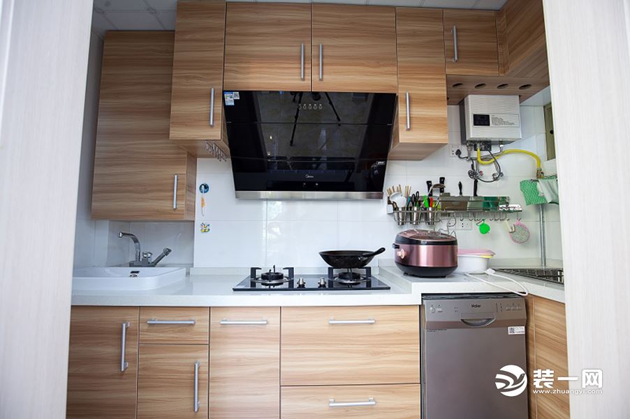 57平米小户型翻新设计,58平二手房改造翻新案例小户型