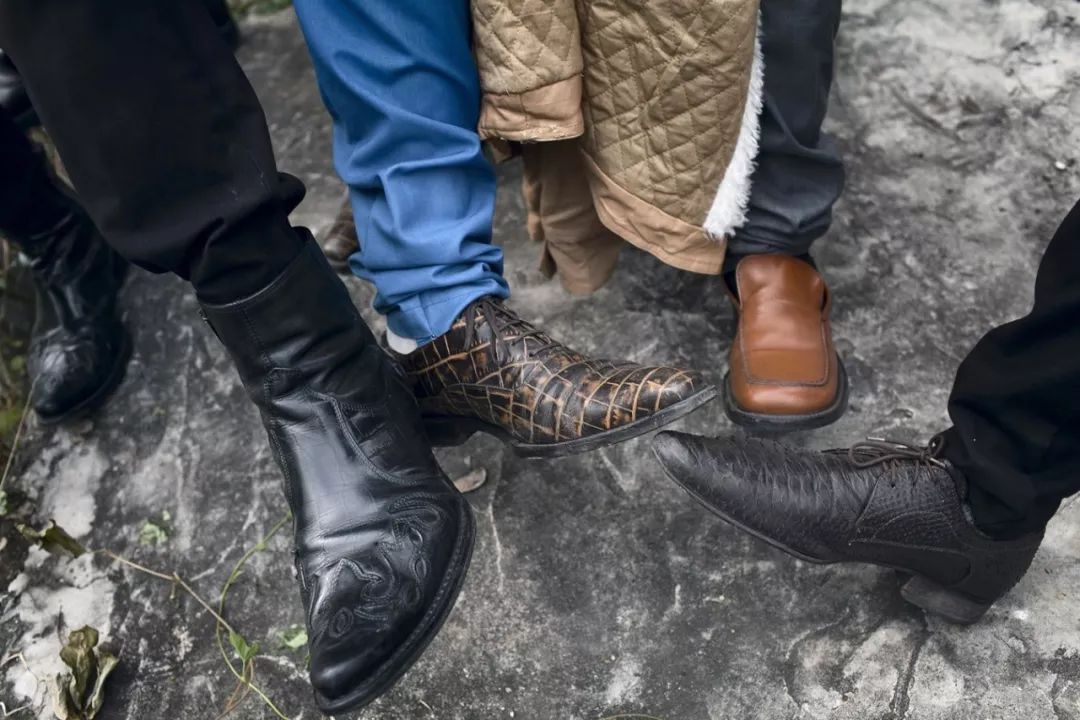 非洲贫民窟的时尚经:即使住最破的垃圾堆里,也穿着最骚的阿玛尼