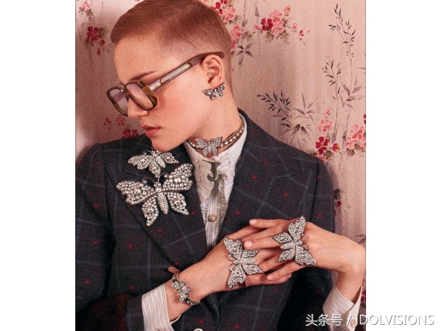 萌狗当家Gucci时髦迎新年