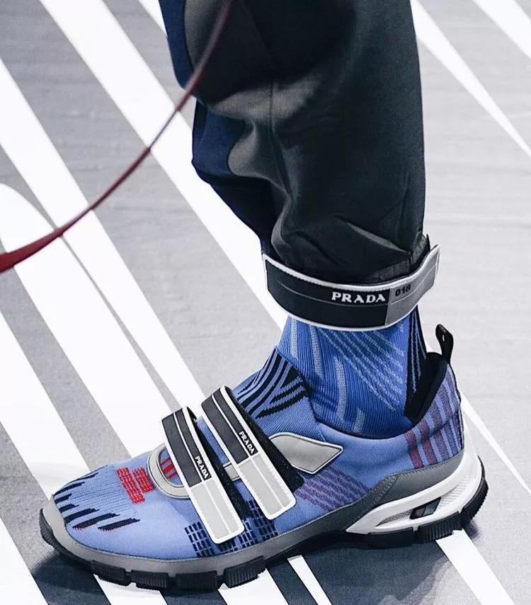 好看又便宜的运动鞋价格20元,好看又大牌的运动鞋