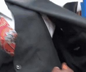 非洲贫民窟的时尚经：即使住最破的垃圾堆里，也穿着最骚的阿玛尼