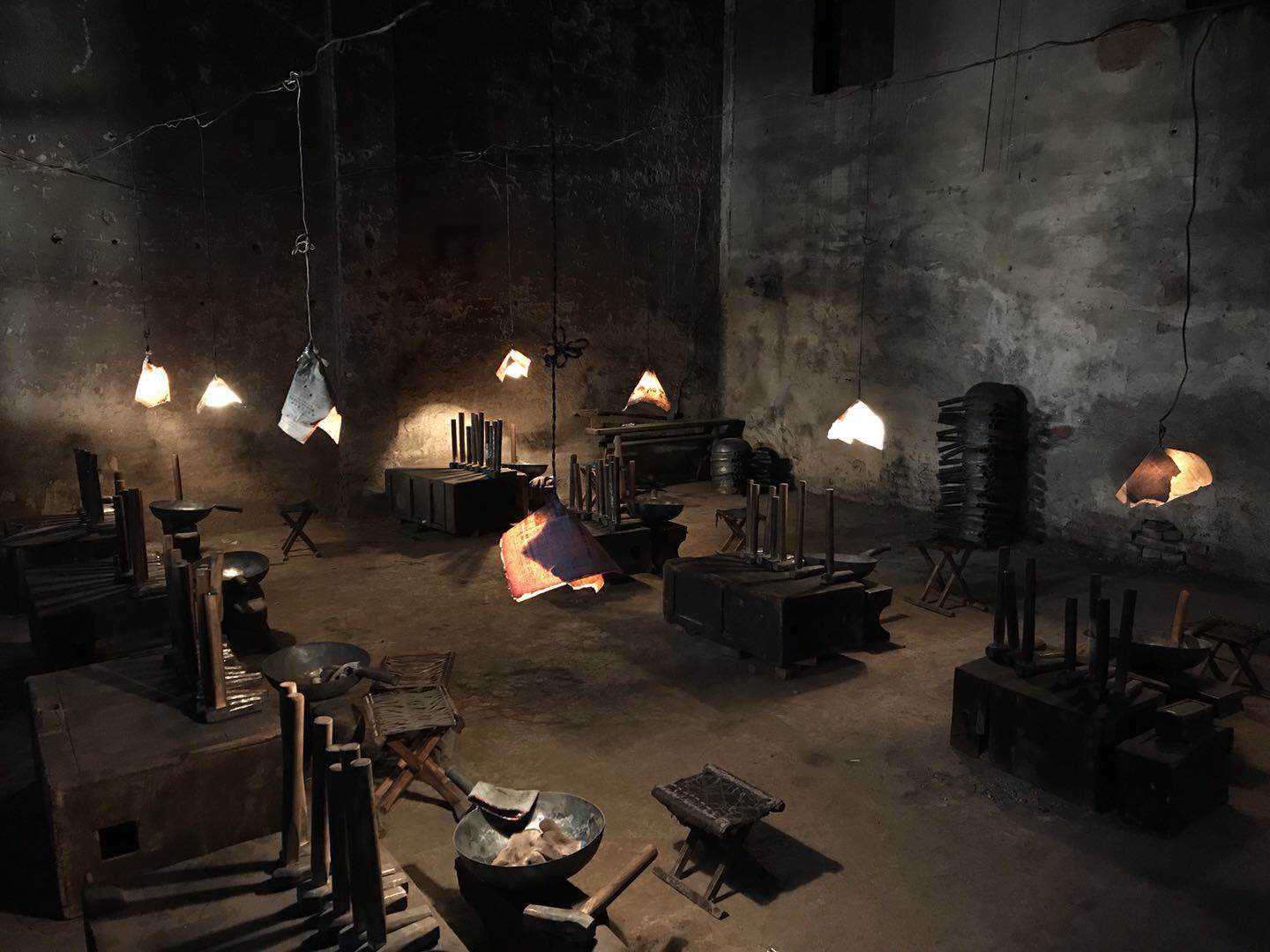 这个锅因《舌尖3》火了，订单排到两年后，人们翻墙堵门都要看它