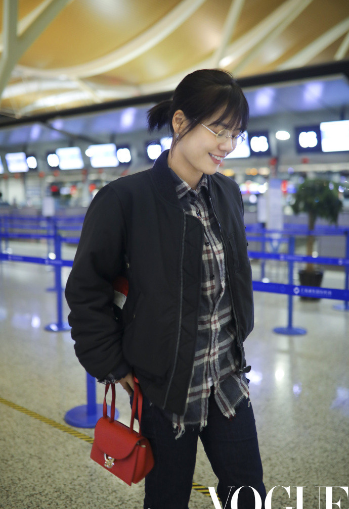 马思纯时装周,马思纯西装背头出席巴黎时装周