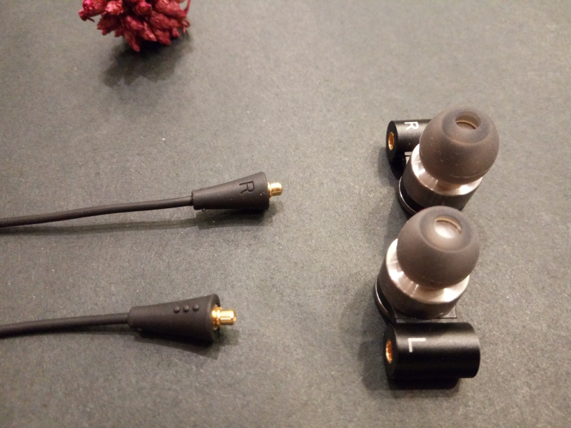 音色不俗还可换线，AUDIOSENSETK160动圈监听耳机