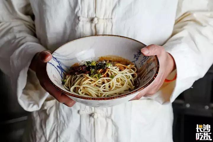 编辑部打卡,编辑部私藏的苍蝇馆子