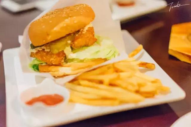 帕劳去玩的人多吗,帕劳到巴厘岛