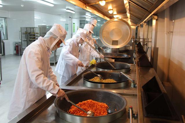 关于餐厅退菜的处理方法,餐厅对客人退菜的解决方案