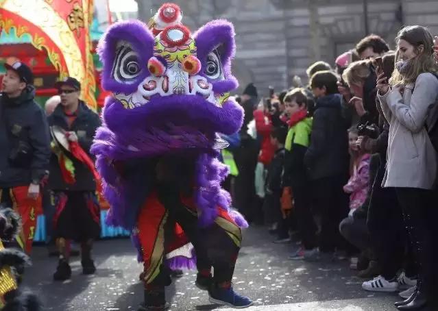 能等到吗？英国首相梅姨计划降低英国大学学费！