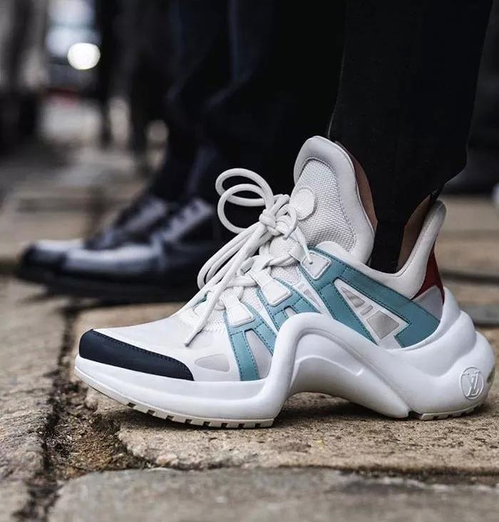 好看又便宜的运动鞋价格20元,好看又大牌的运动鞋