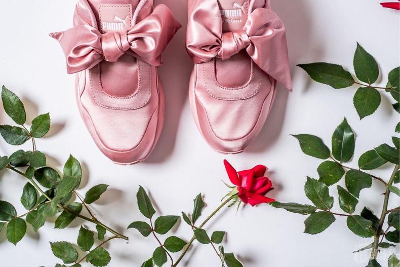 少女心爆棚的校园风运动鞋,初恋感粉色穿搭推荐